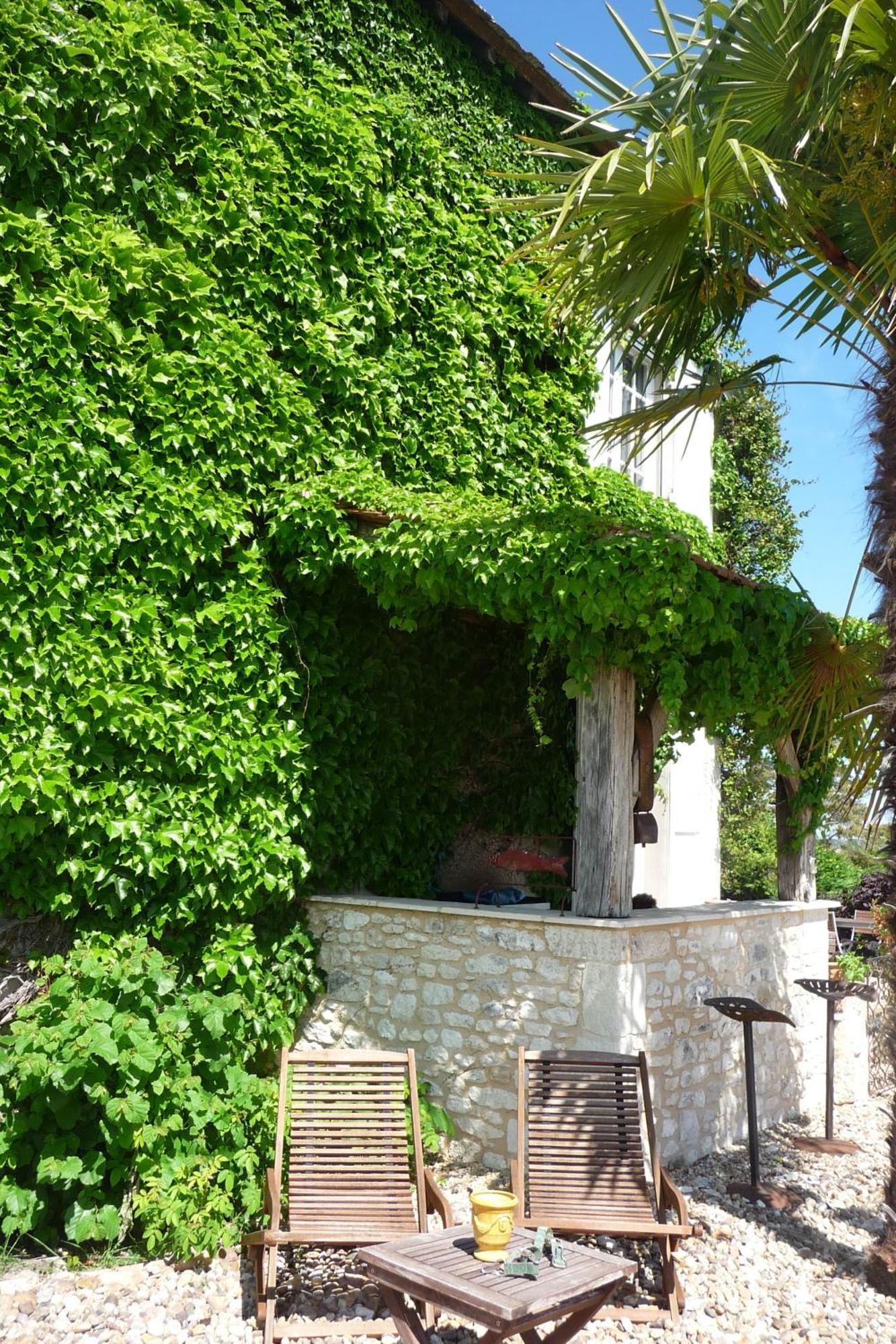Domaine De La Queyssie Bed & Breakfast Saussignac Exterior photo
